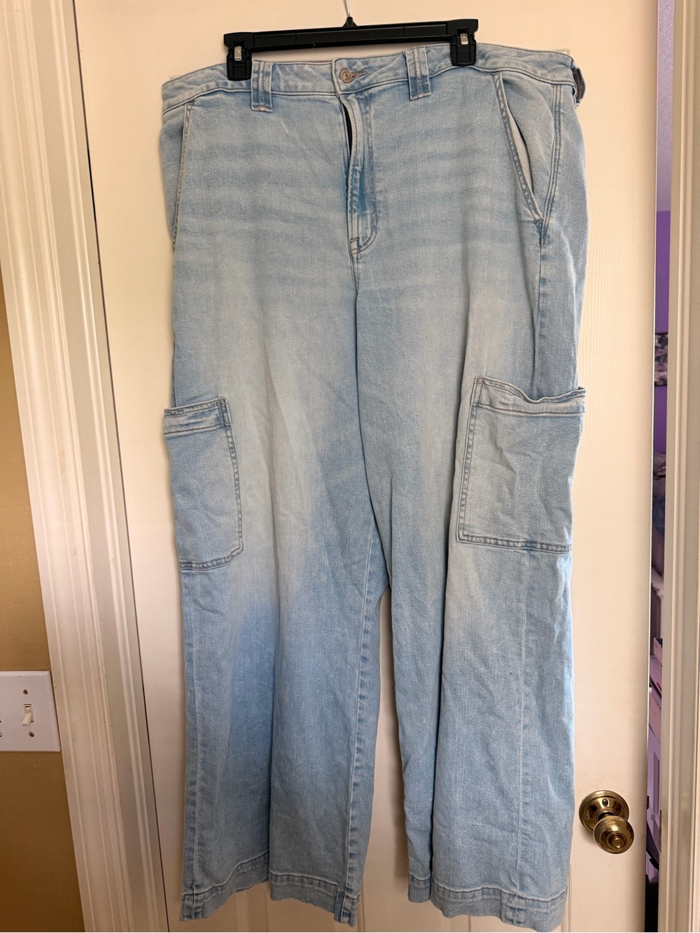 American Eagle Light Wash Wide Leg Cargo Jeans